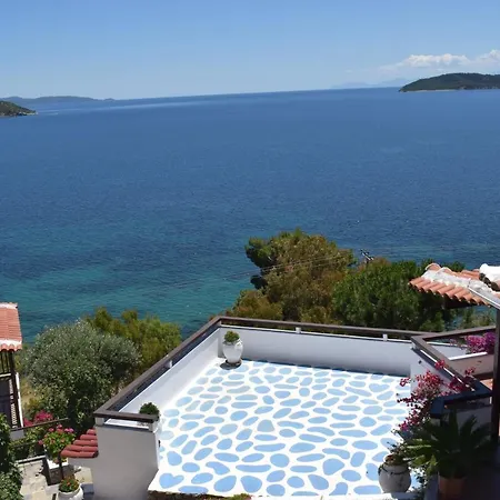 Alexis Apart-hotel 4*